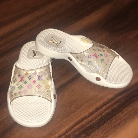 louis vuitton jelly slides
